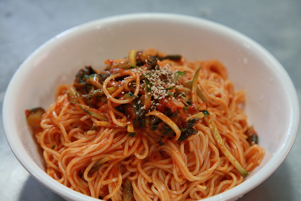 Fideos al estilo Singapur. Foto: Pixabay.