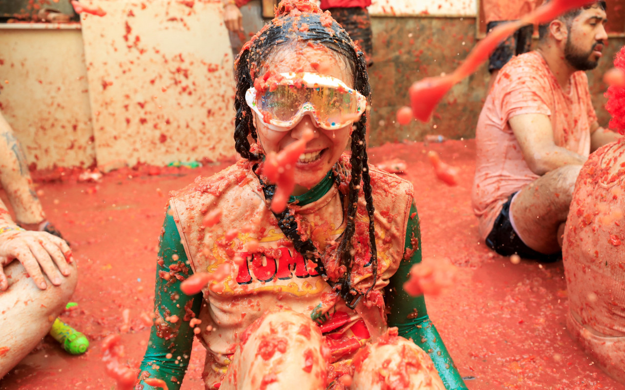 Tomatina en Buñol, el evento que aglutina a miles de personas. Foto: Reuters.