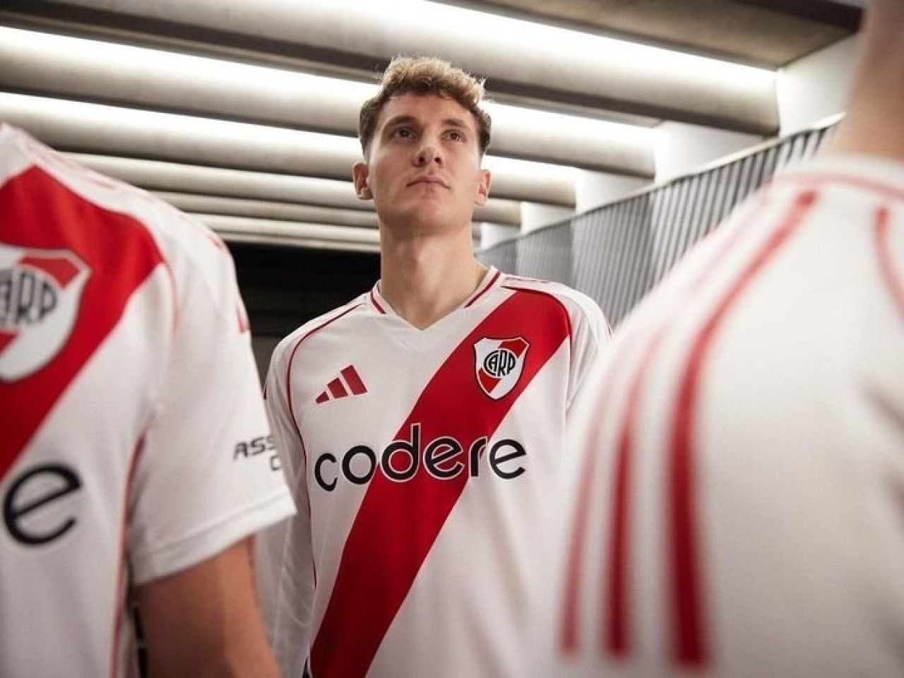 Nueva camiseta de River para la temporada 24-25. Foto: @Adidas.