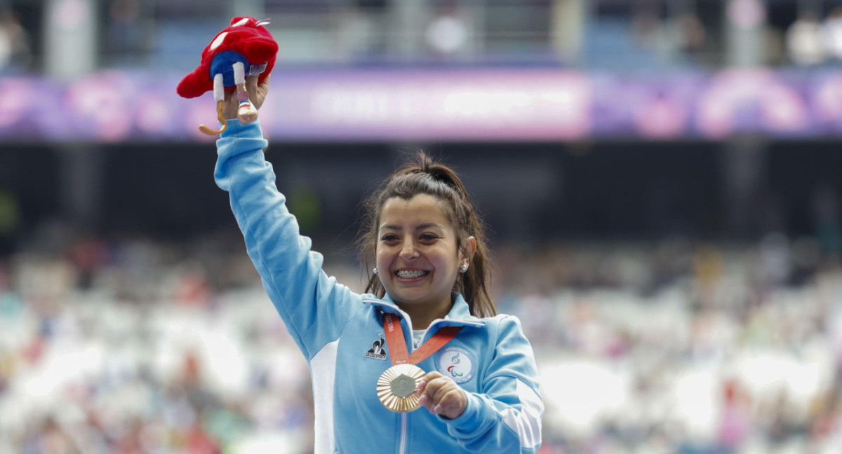 Antonella Ruiz Díaz, medalla de bronce en los Juegos Paralímpicos de París 2024. Foto: EFE.