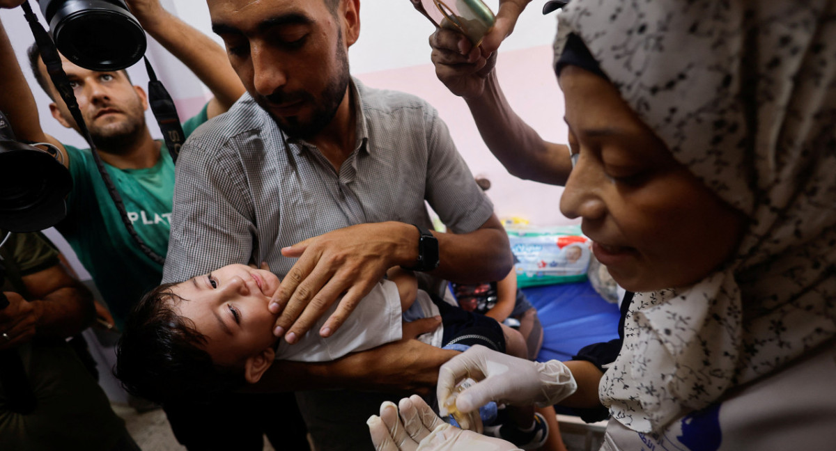 Vacunación en Gaza contra la polio. Foto: Reuters.