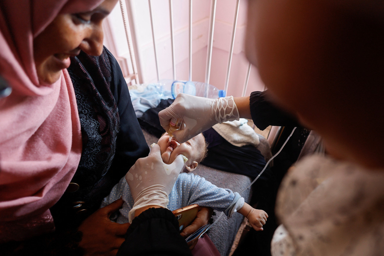 Vacunación en Gaza contra la polio. Foto: Reuters.