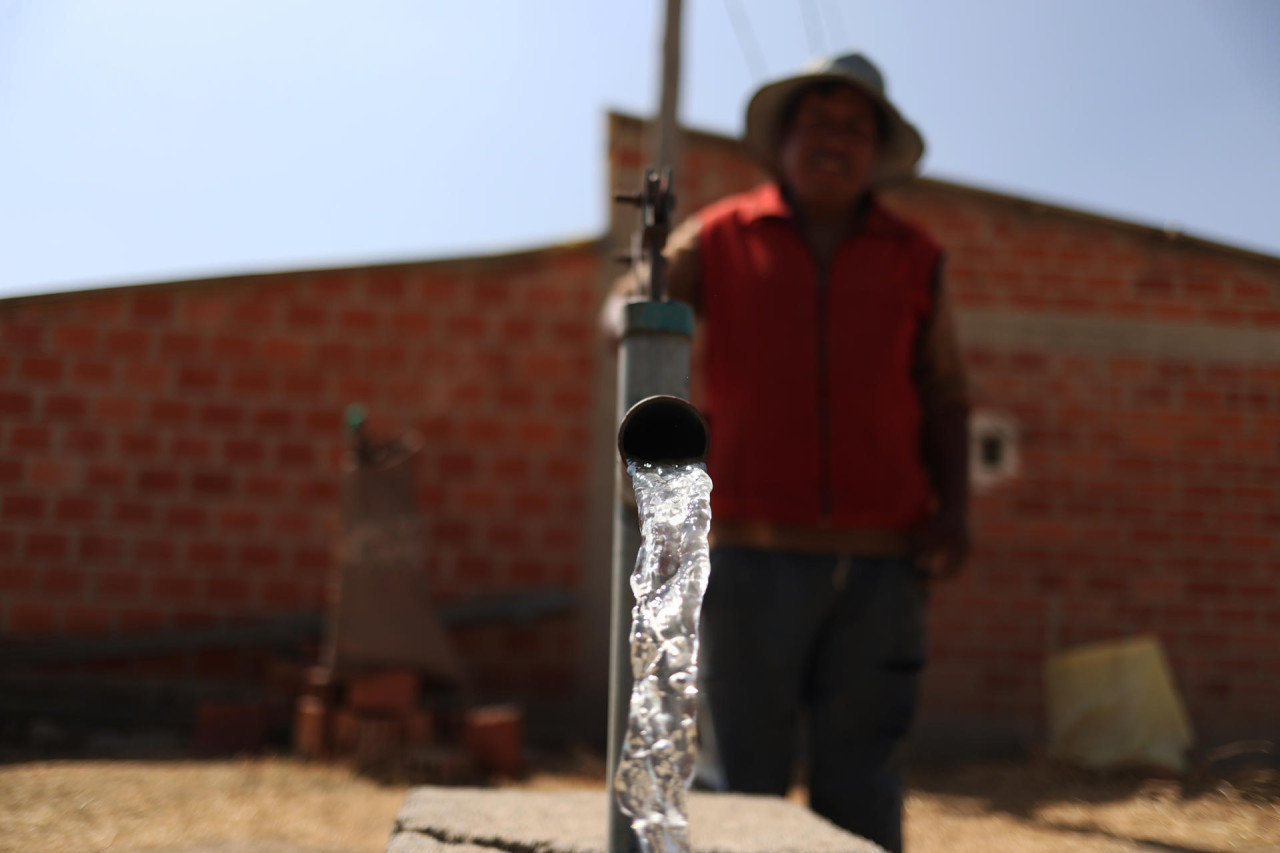 Agua contaminada en Viacha, Bolivia. Foto: EFE.