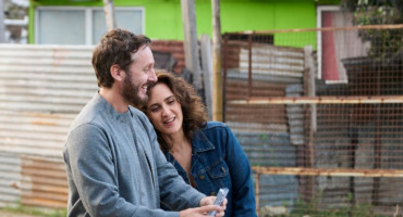 Benjamín Vicuña y Julieta Díaz en "Corazón deltator". Foto: X/ @CheNetflix