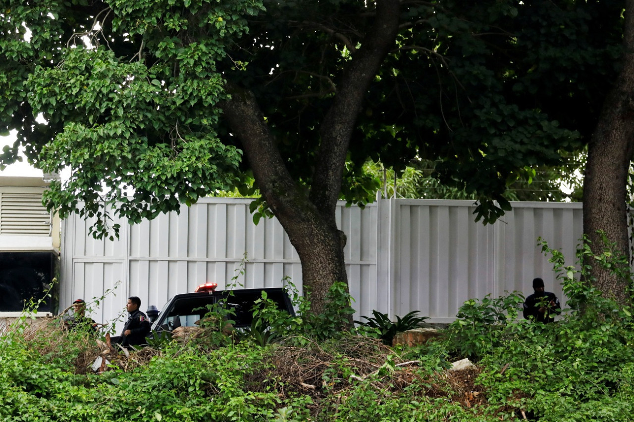 Asedio a la Embajada Argentina en Venezuela. Foto: Reuters