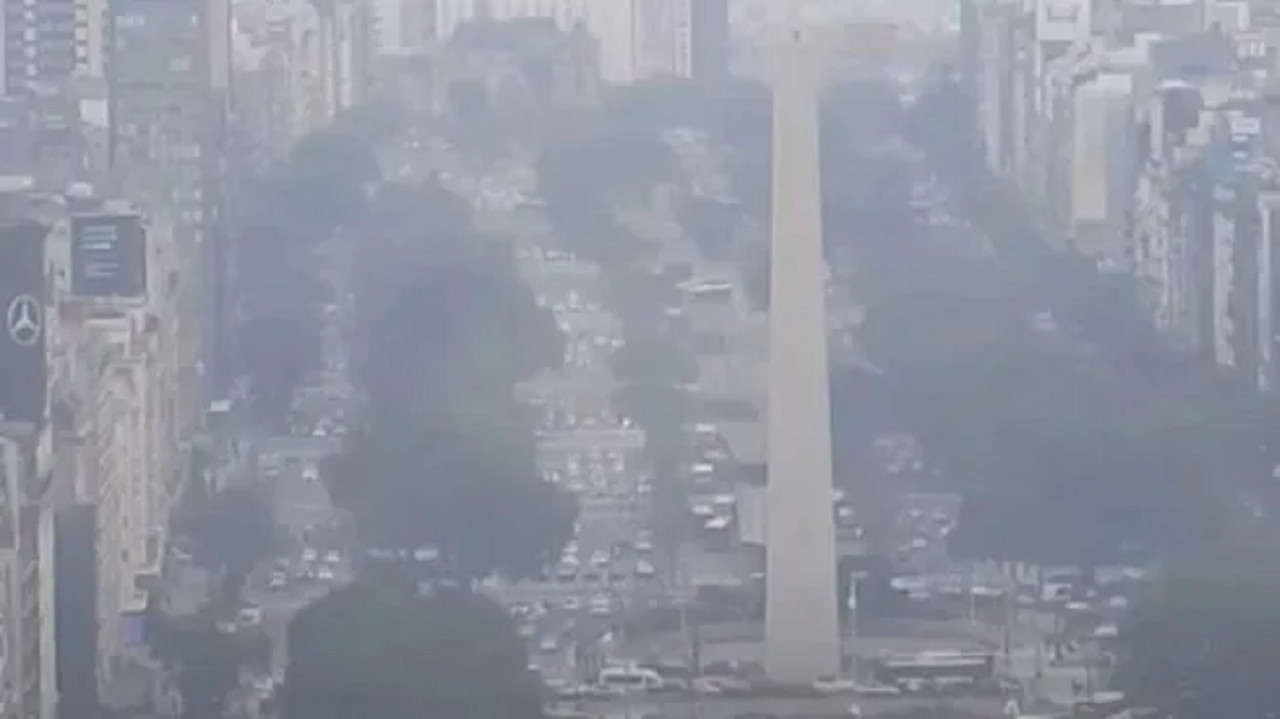 Se avecina humo a Buenos Aires. Foto: NA