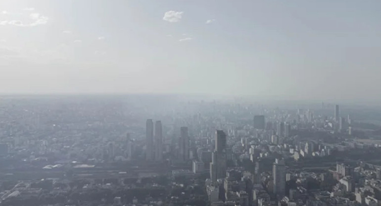 Se avecina humo a Buenos Aires. Foto: NA