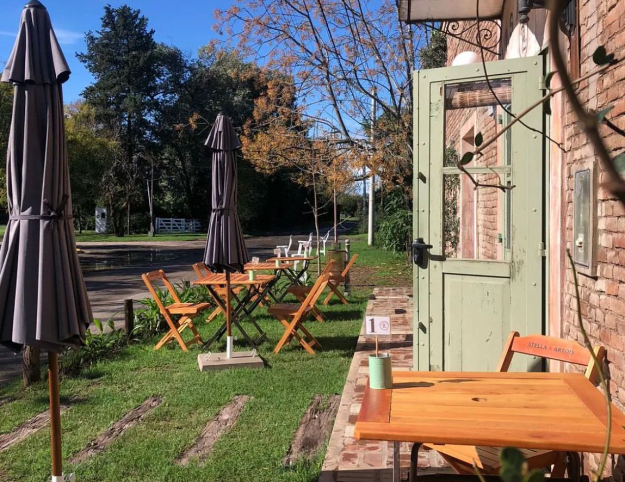 Restaurante en Villa Lía. Foto: Instagram / lasargibayvillalia