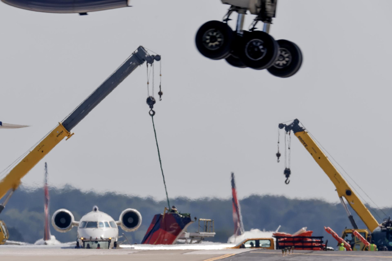 Choque entre dos aviones de la aerolínea Delta. Foto: EFE.