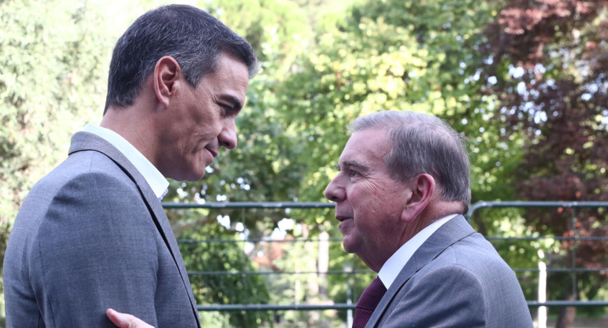 Pedro Sánchez, recibió al opositor venezolano Edmundo González. Foto: EFE