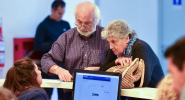 Jubilados y pensionados en ANSES. Foto: NA.