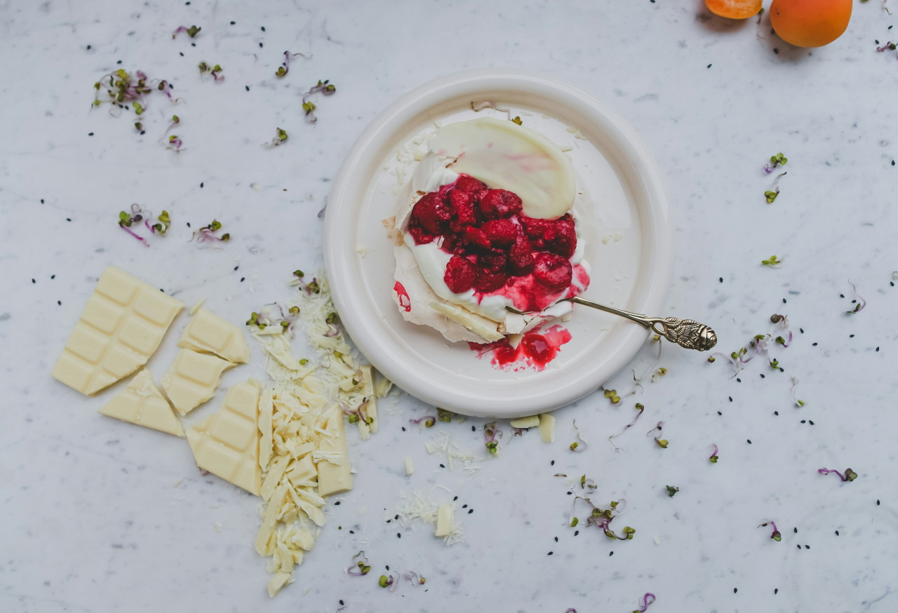 El chocolate blanco también se puede utilizar en platos salados. Foto: Unsplash