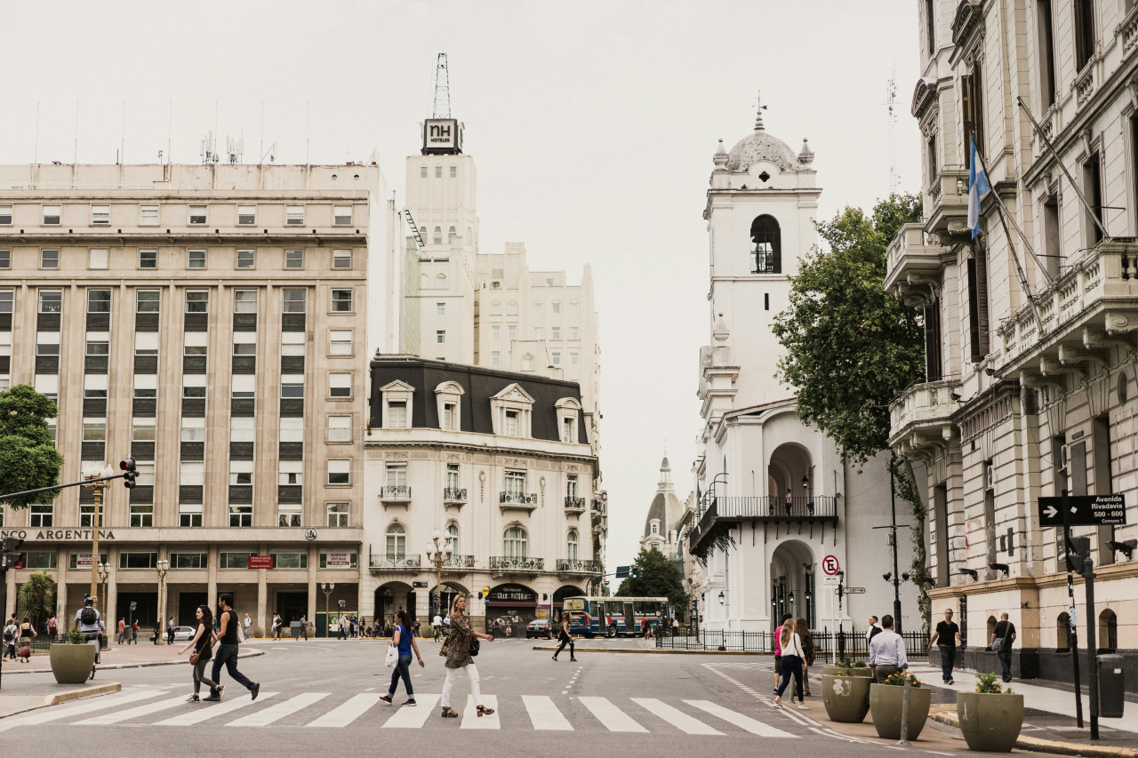 Plaza de Mayo, un paseo ideal en familia. Foto: Unsplash