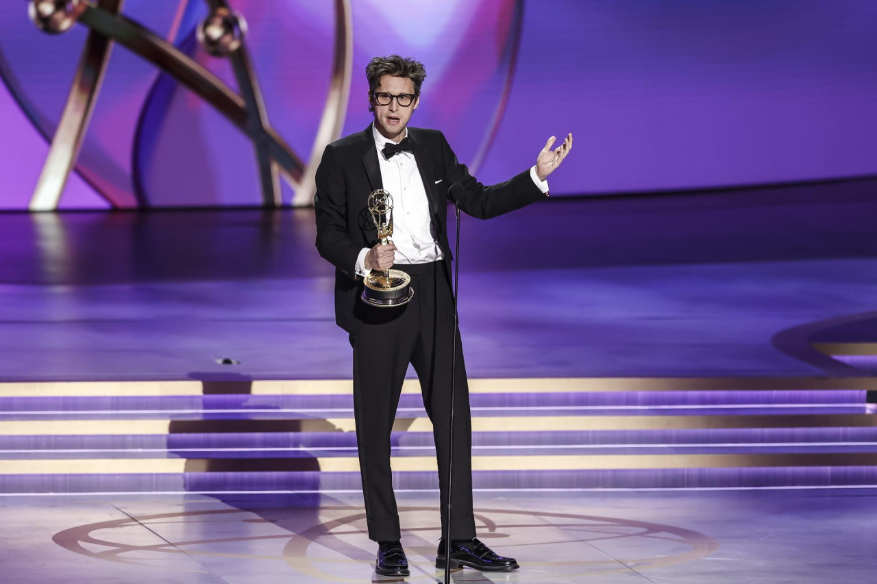 Christopher Storer ganó el premio Emmy a la "Mejor Dirección en una Serie de Comedia" por "The Bear". Foto: EFE.