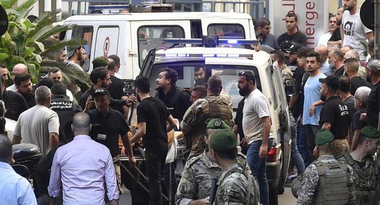 Víctimas de la masiva explosión de localizadores en el Líbano. Foto: EFE.