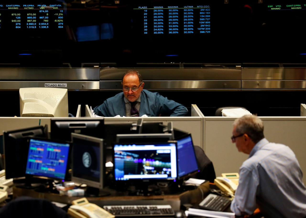 Bolsa de valores; riesgo país. Foto: Reuters.