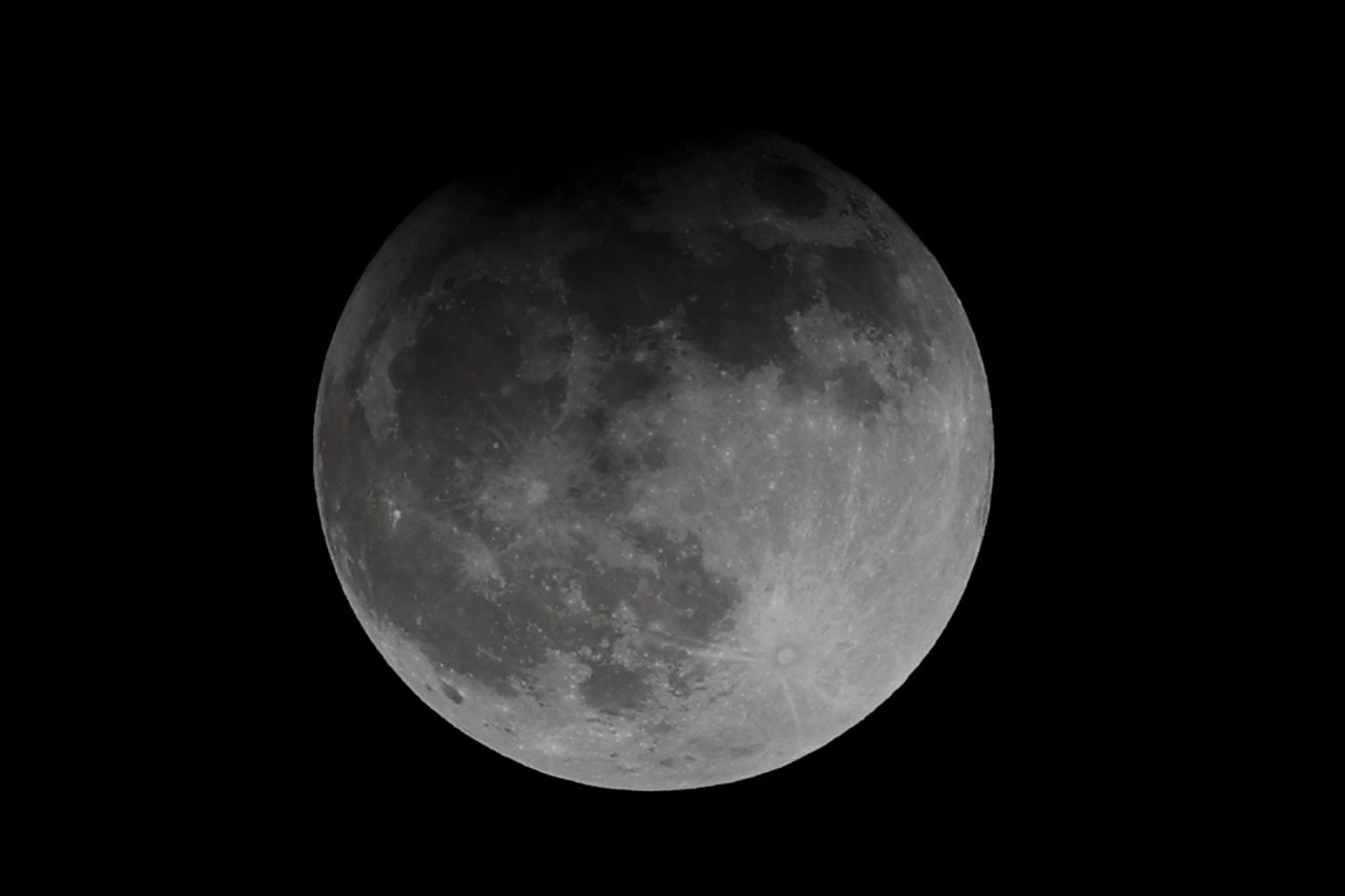 Eclipse de superluna en Panamá. Foto: EFE.