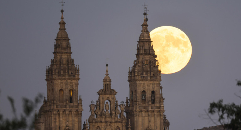 Eclipse de superluna en España. Foto: EFE.