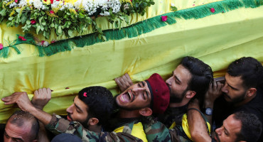 Funeral de un integrante de Hezbollah en el Líbano. Foto: Reuters.