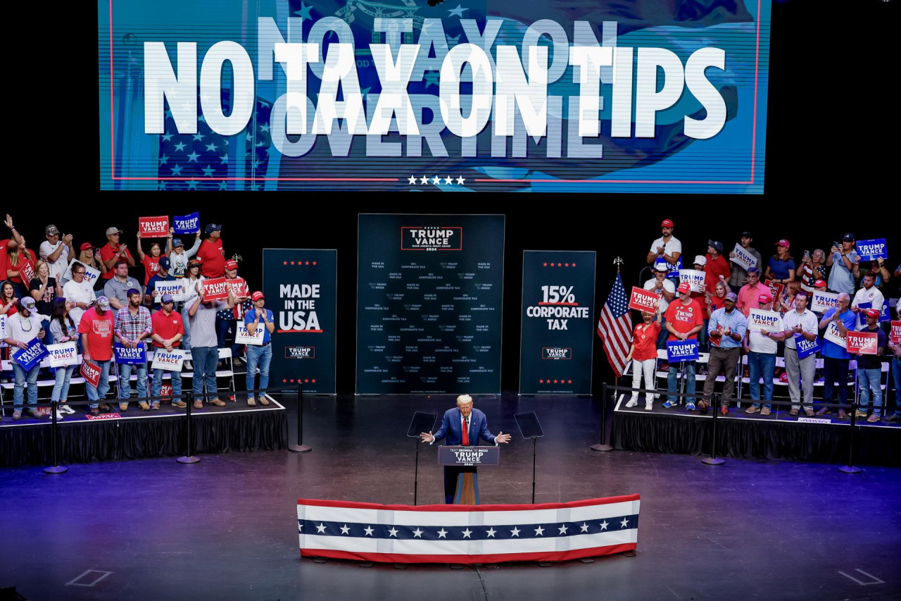 Donald Trump en un evento de campaña sobre el cambio del código tributario y la promoción de la manufactura estadounidense en Georgia. EFE