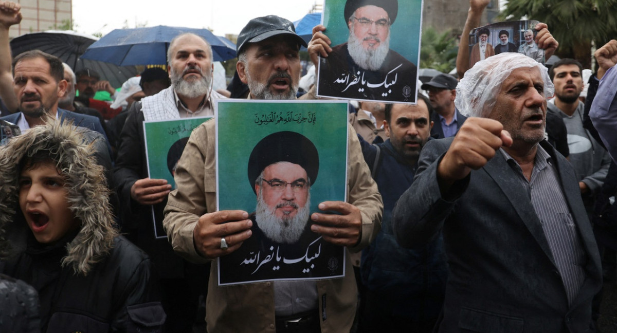 Homenajes a Hasán Nasrala, líder de Hezbollah asesinado por Israel. Foto: Reuters.