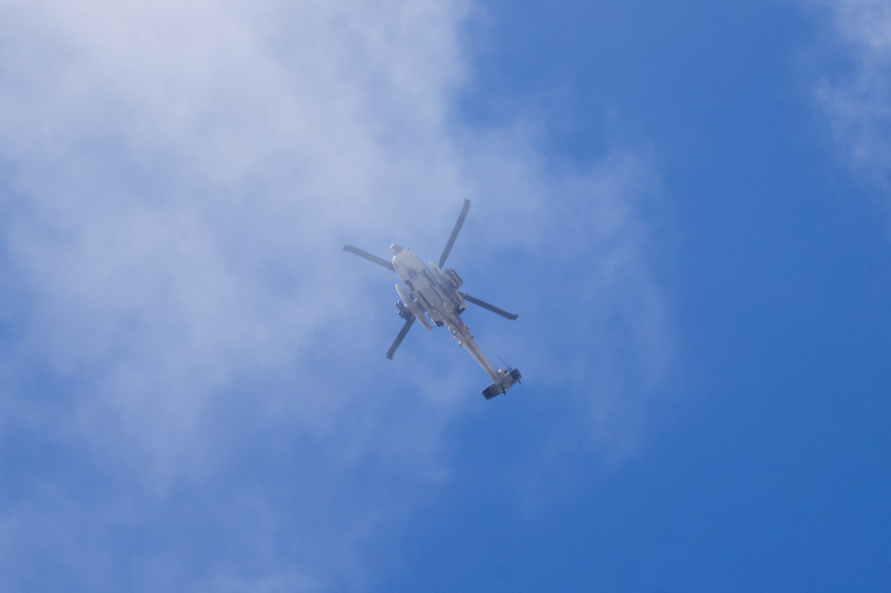 Helicóptero en la frontera entre Israel y Líbano. Foto: Reuters.