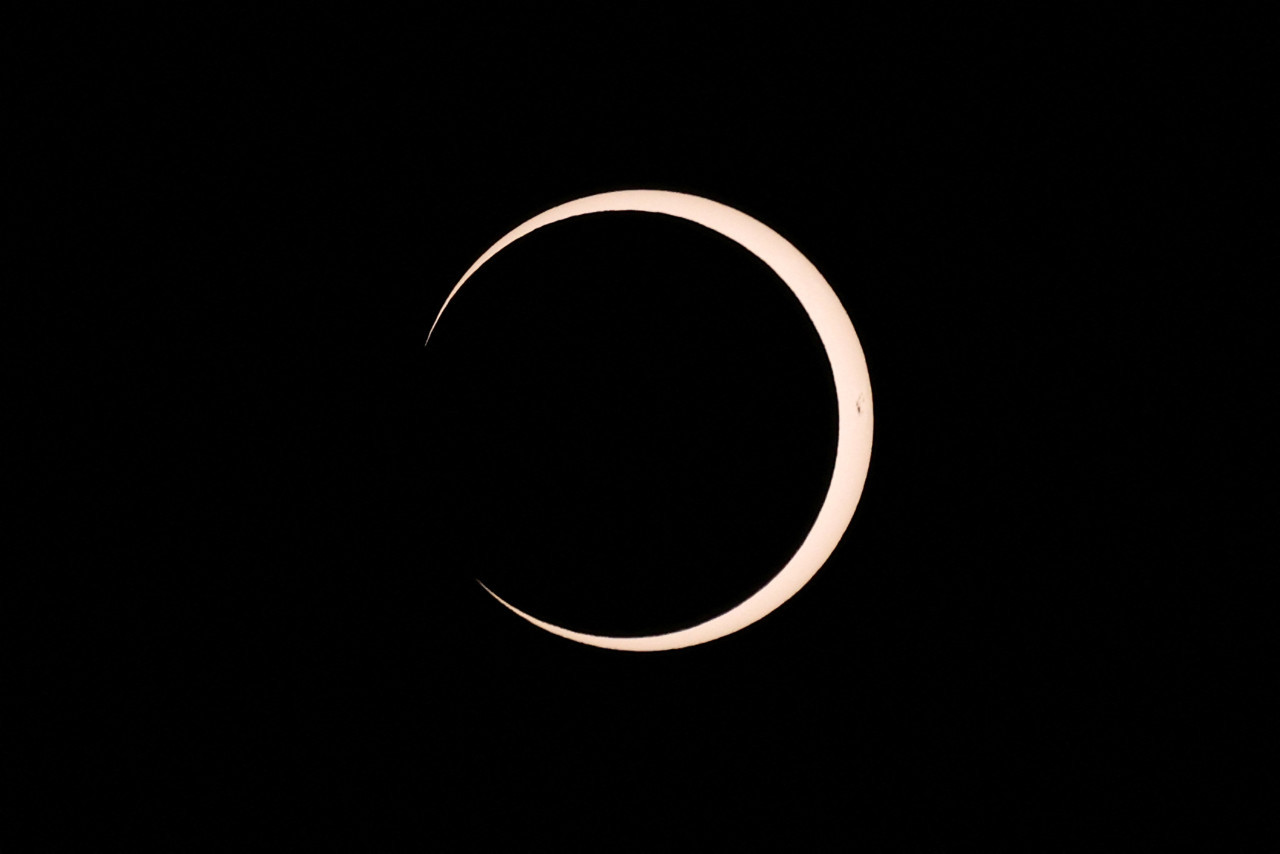 Eclipse solar anular 2024 desde la Isla de Pascua, Chile. Foto Reuters.