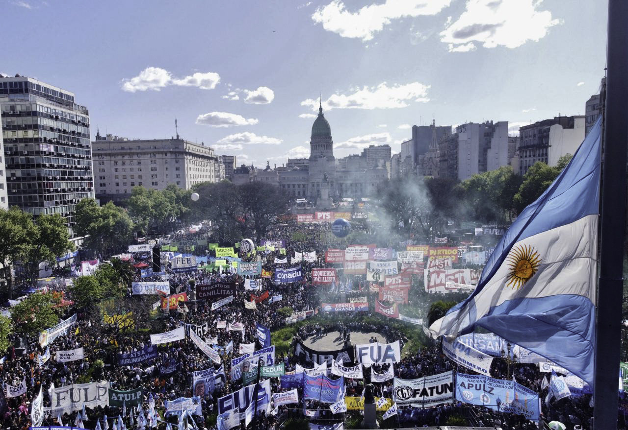 Marcha universitaria en el Congreso. Foto: NA