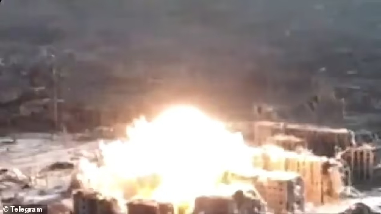 Impactante explosión en Ucrania tras bombardeo de Rusia. Foto: Captura video.