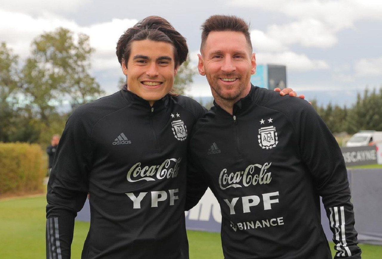 Luka Romero y Lionel Messi, Selección Argentina. Foto: Instagram @lukaromero10