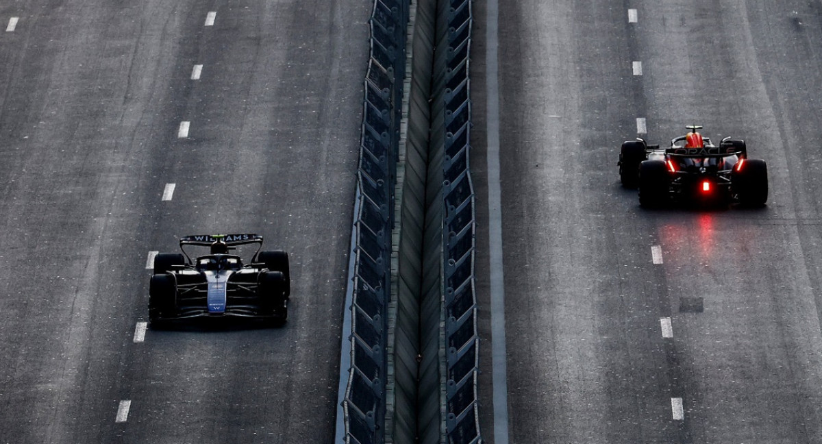 Franco Colapinto (izquierdo) y Sergio "Checo" Pérez (derecha). Foto: Reuters.