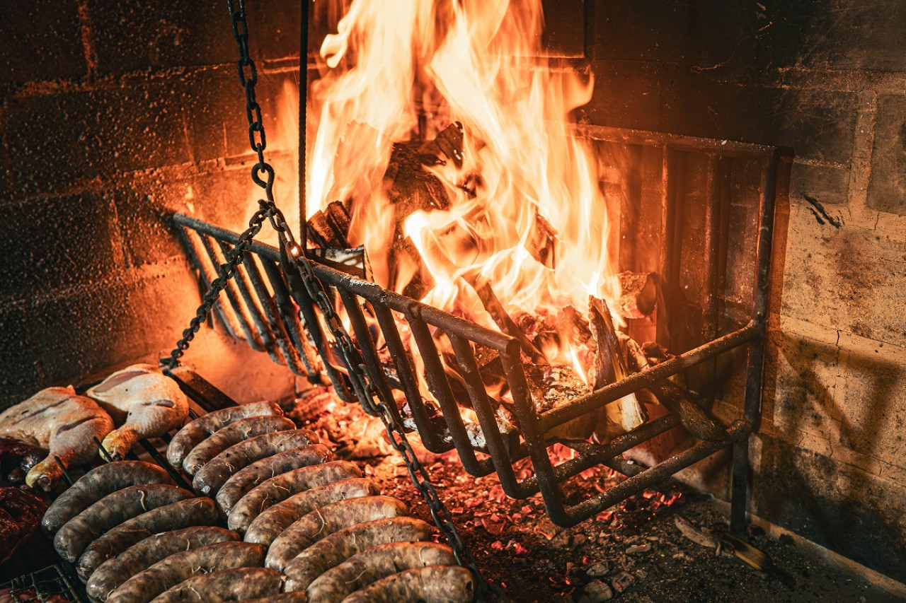 Asado; carne; parrilla. Foto: Unsplash.