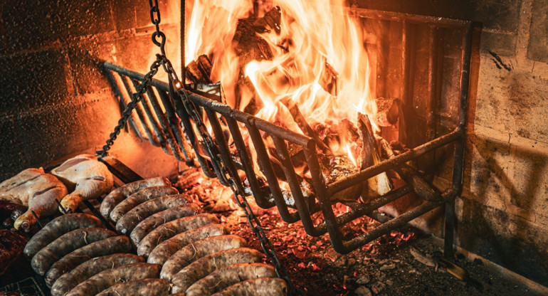 Asado; carne; parrilla. Foto: Unsplash.