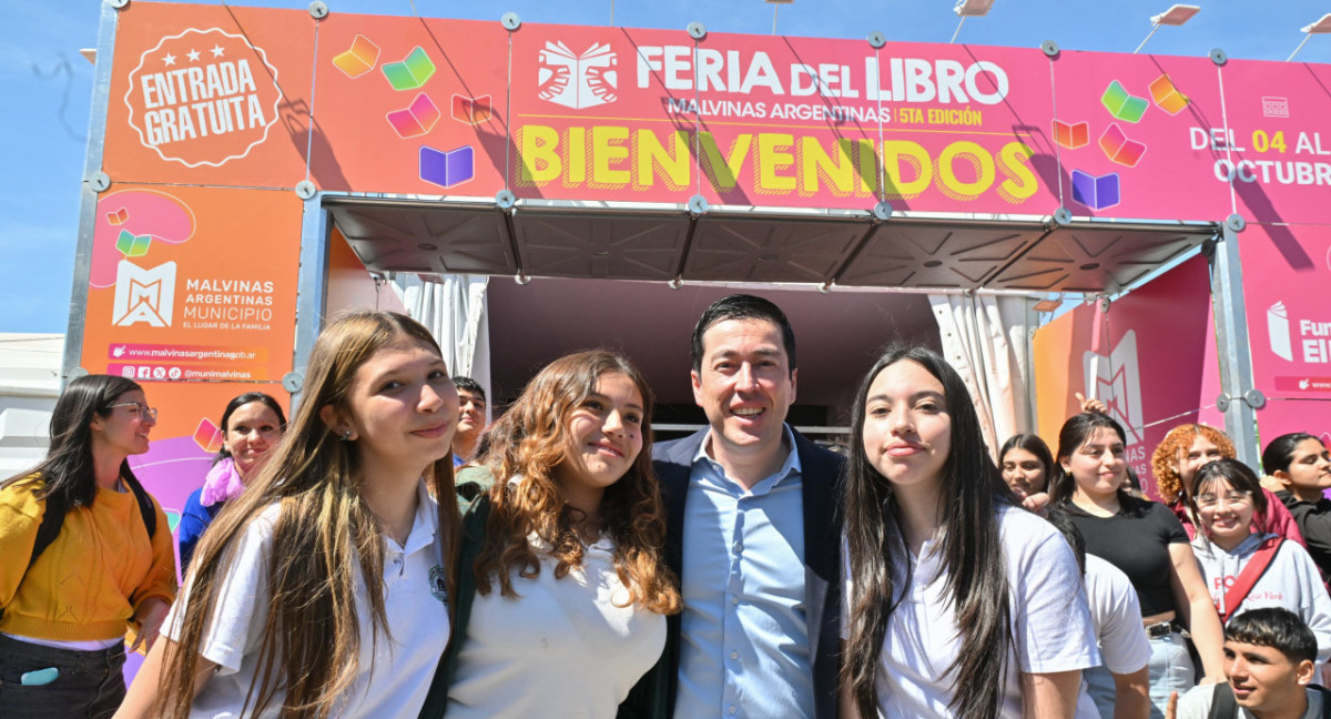 Quedó oficialmente inaugurada la Feria del Libro Malvinas Argentinas.