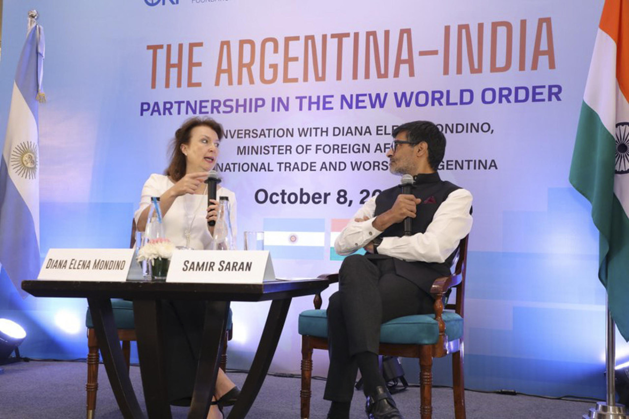 Diana Mondino, canciller de Argentina, en su viaje a India. Foto: EFE.