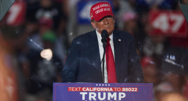 Donald Trump, durante su acto en California. Foto: EFE.