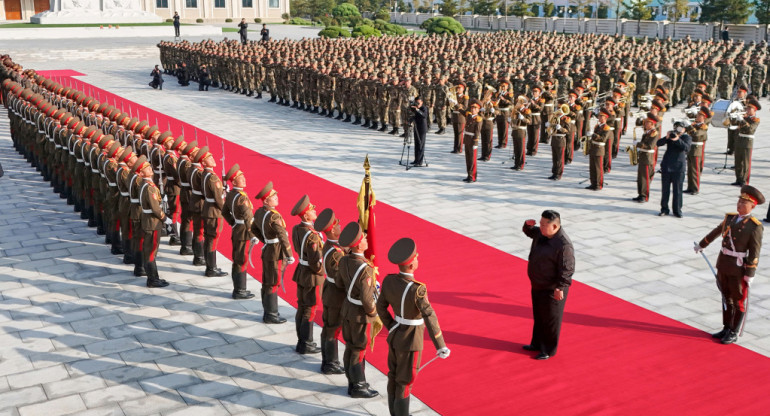 Kim Jong-un y el ejército de Corea del Norte. Foto: Reuters.