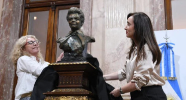 El busto a María Estela Martínez de Perón. Foto: NA.