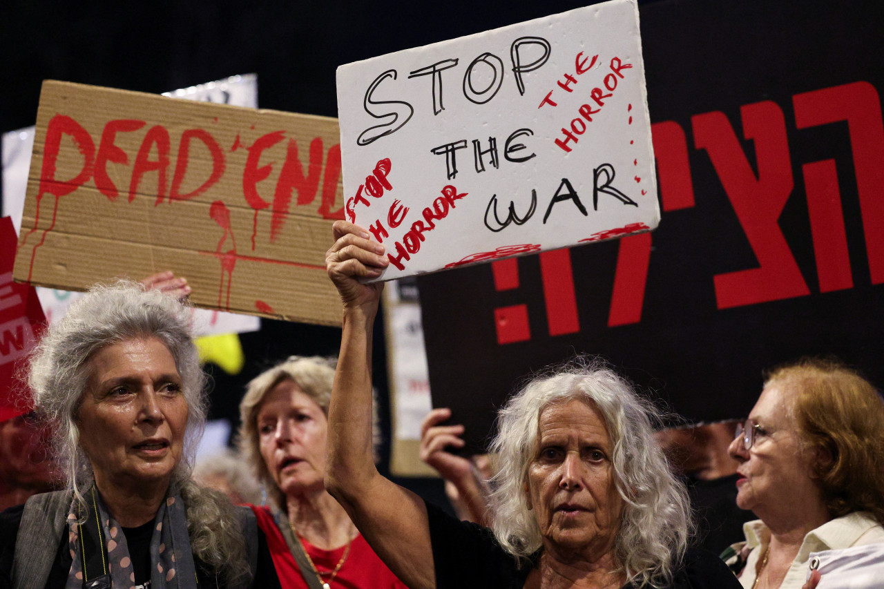 Manifestaciones en Israel tras el asesinato de Sinwar y por la liberación de los rehenes. Foto: Reuters