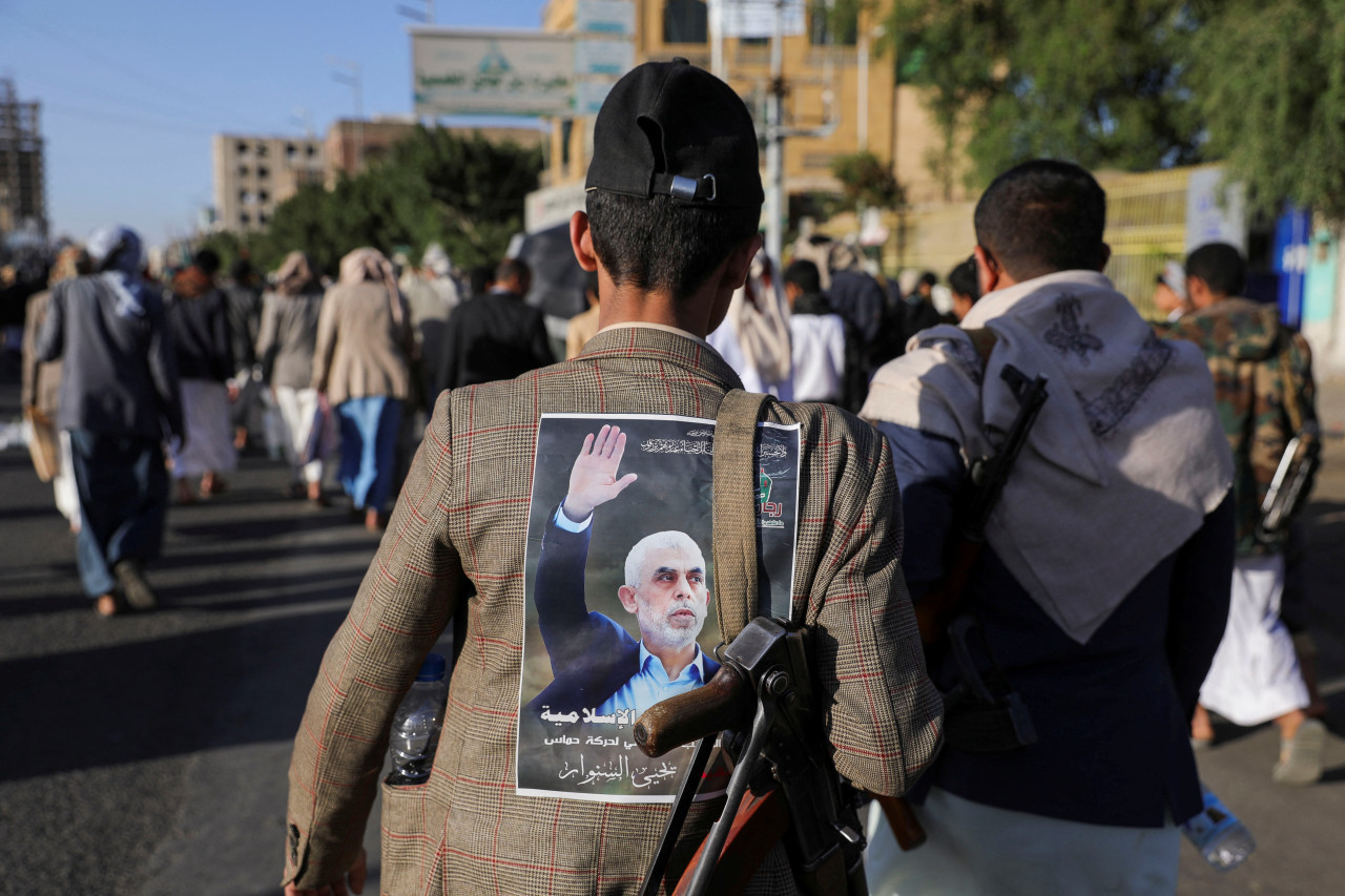 Protestas de los hutíes tras la muerte Yahya Sinwar, líder de Hamás. Foto: Reuters