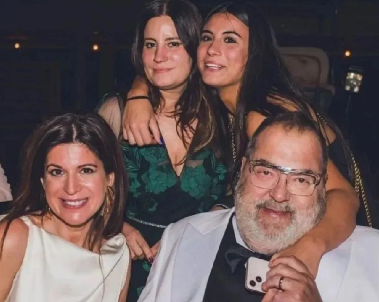 Jorge Lanata junto a sus hijas Lola y Bárbara; y su esposa Elba Marcovecchio. Foto: Redes