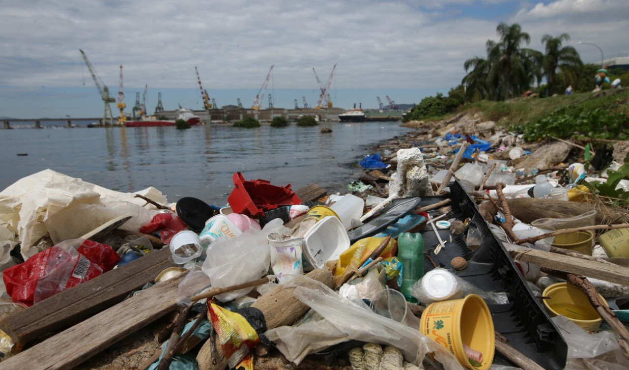 Residuos por plásticos en Brasil. Foto: Noticias Ambientales.