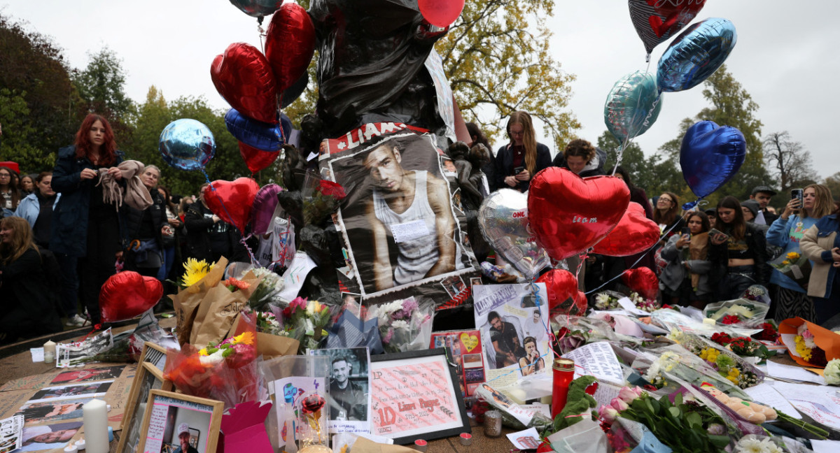 Fans de One Direction homenajean a Liam Payne en el londinense Hyde Park. Foto: Reuters.