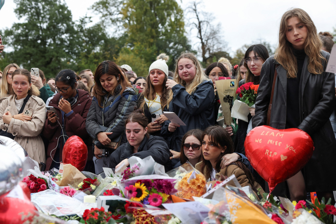 Fans de One Direction homenajean a Liam Payne en el londinense Hyde Park. Foto: Reuters.