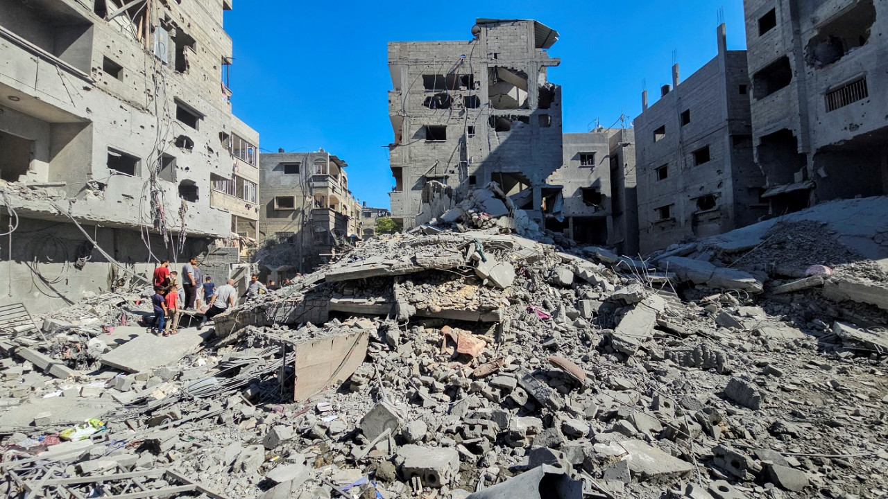 La destrucción de un complejo residencial en Beit Lahia, norte de Gaza. Foto: Reuters.