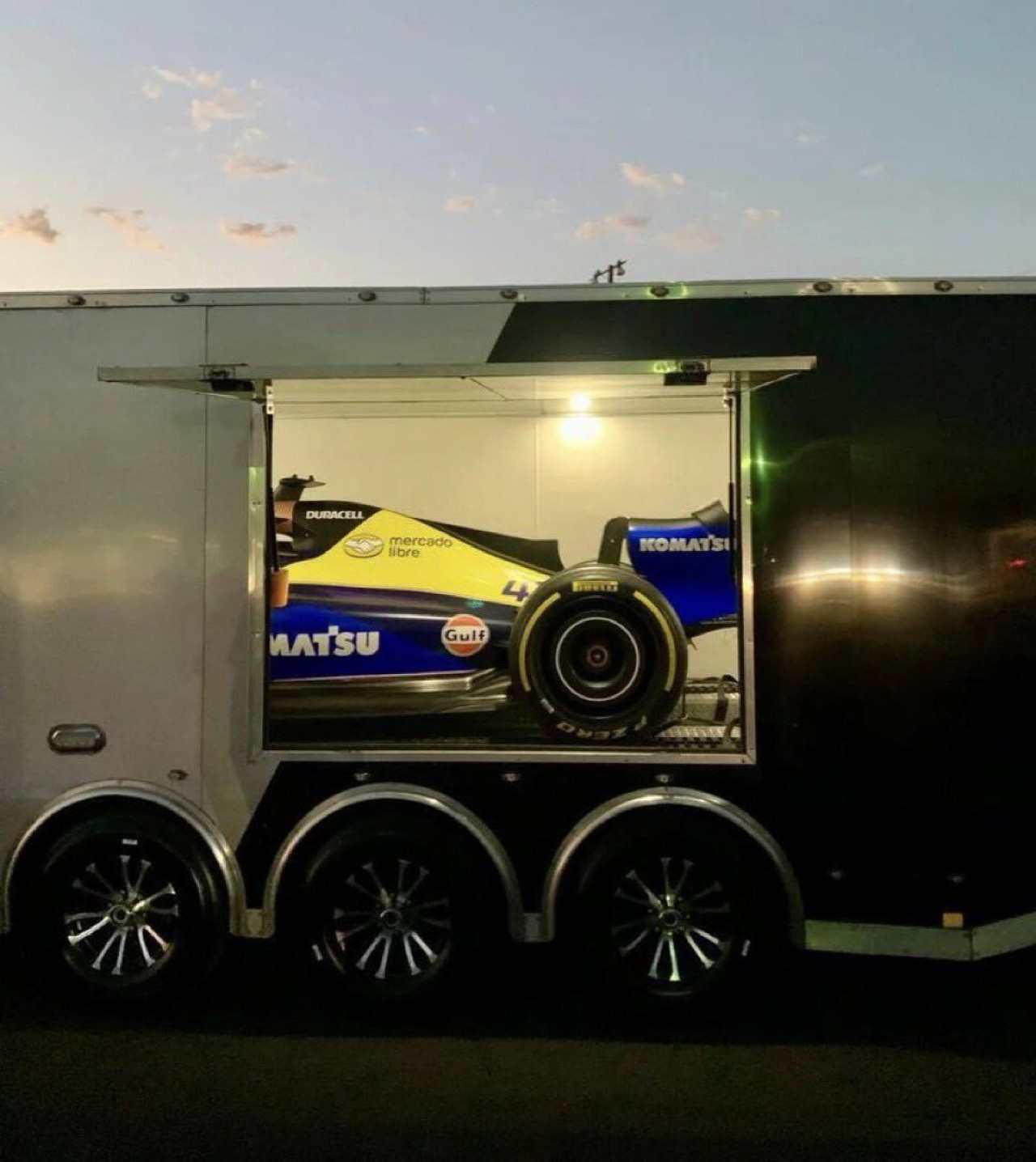 Parte del diseño del auto que utilizará Franco Colapinto en el Gran Premio de México. Foto: X.