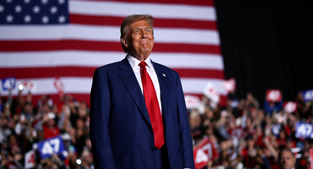 Un Donald Trump feliz en un acto político; elecciones en Estados Unidos. Foto: Reuters