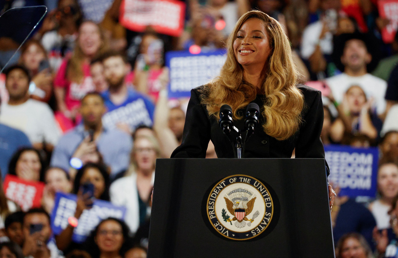 Beyoncé en un acto de Kamala Harris. Foto: Reuters