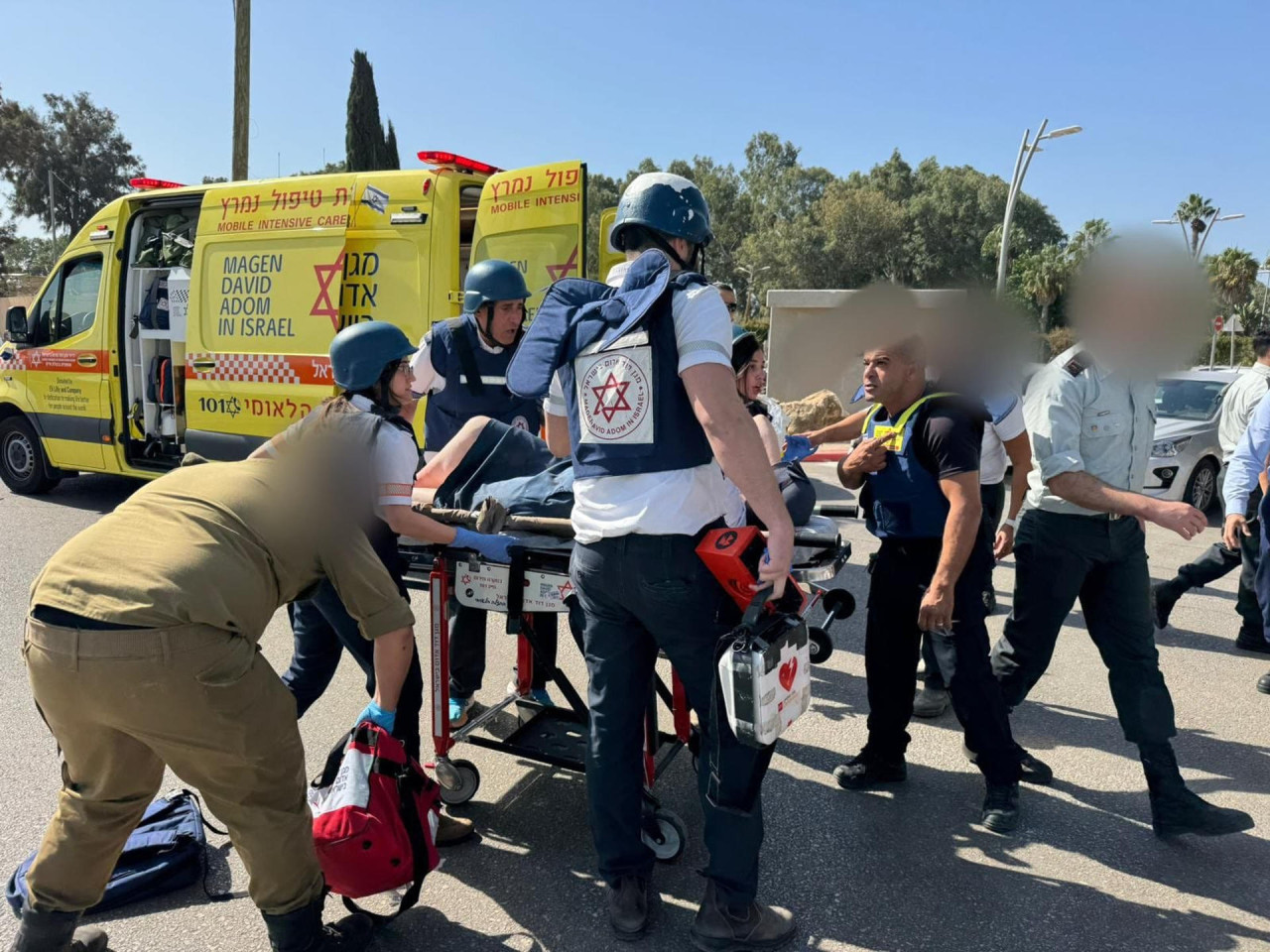 Ataque terrorista en Israel: un camión embistió una parada de ómnibus en Tel Aviv. Foto EFE