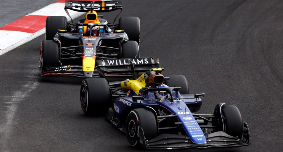 Franco Colapinto y Max Verstappen en el Gran Premio de México. Foto: Reuters.